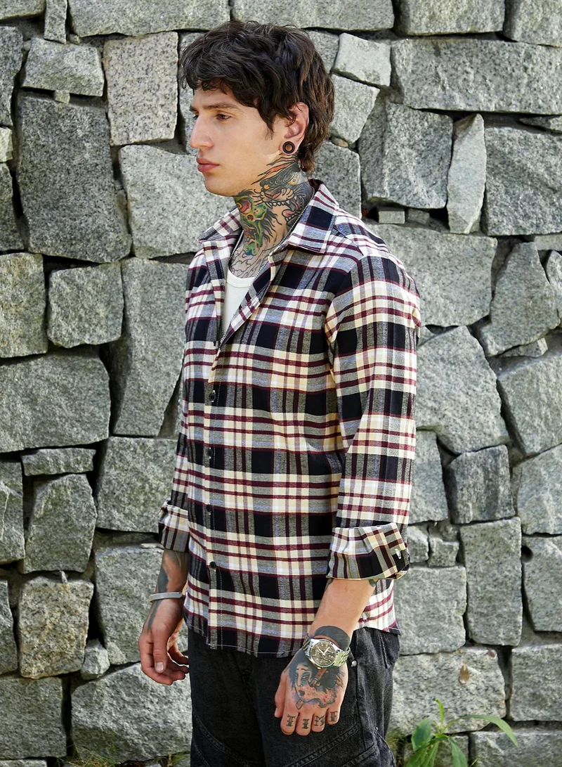 Campus Sutra Men's Midnight Black & Buff Beige Dark-Plaid Relaxed Shirt