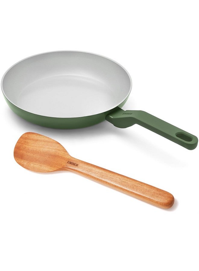Ember Cookware مقلاة إمبر كوكوير أركيلا سيراميك غير لاصقة 24 سم | مقبض متطابق | 1x ملعقة مسطحة | آمنة للاستخدام مع الحث | مقلاة غير سامة | خالية من PFAS و PTFE | سلسلة فلورنسا | أخضر - Image 1