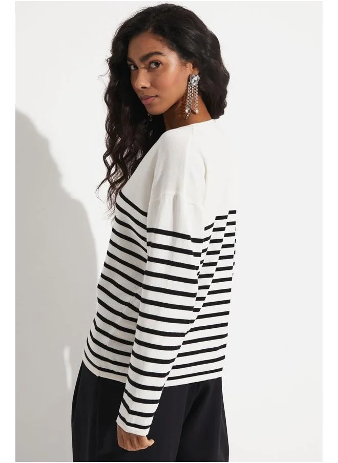 JUNE June V-Neck Striped Sweater Ecru - Black
