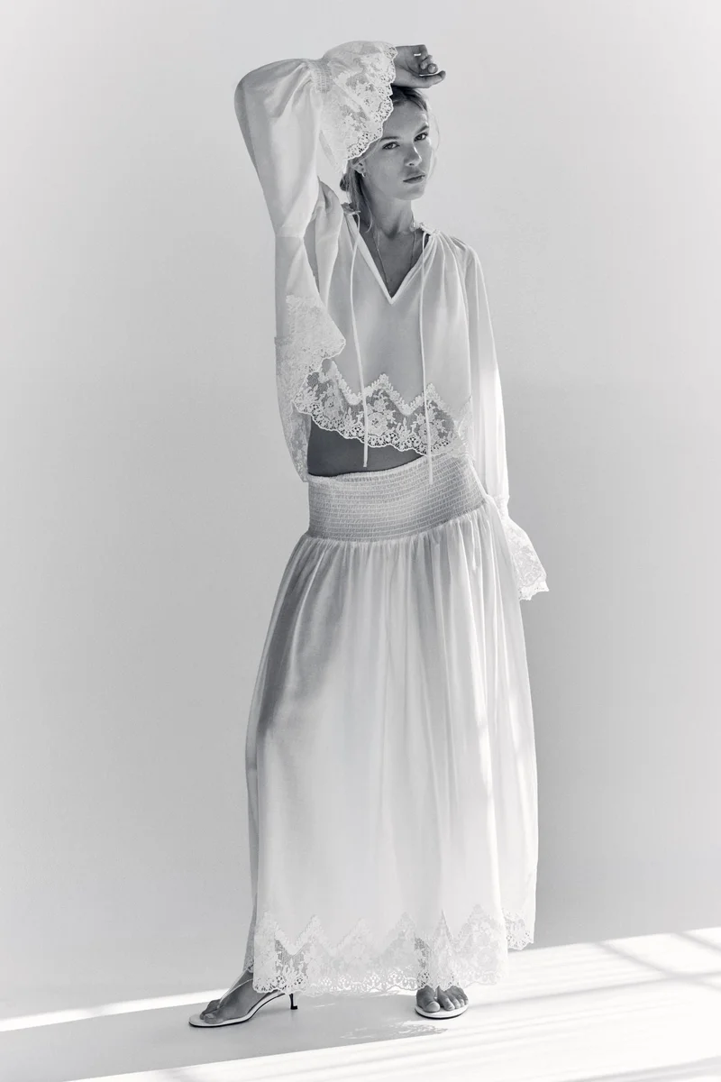 H&M Lace-trimmed smocked skirt