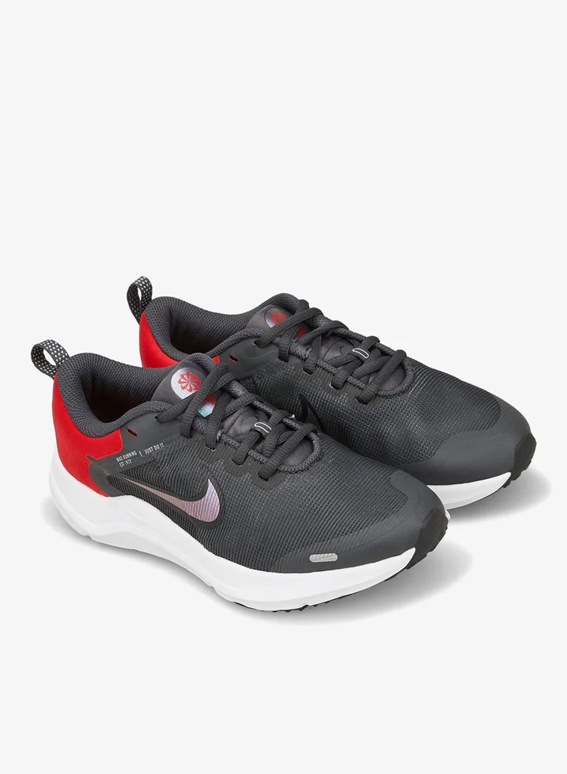 نايكي حذاء الجري داونشيفتر 12 رود للاطفال الكبار