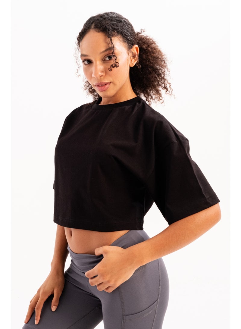 JUSTEVER 100% Cotton Crop Crew Neck Black Women's T-Shirt - Maia - Image 1