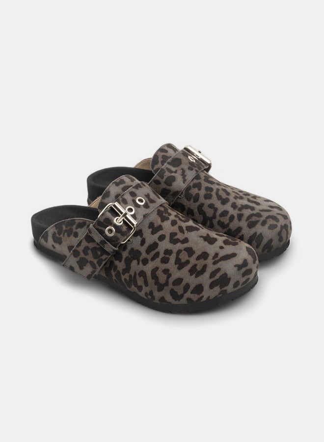 TGS XXL Buckle Clogs - Image 1