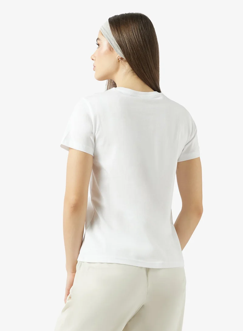 بوما تيشيرت بشعار الراحة الأساسية المرتفعة