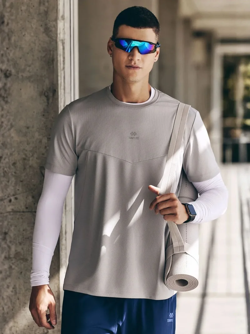 تومي لايف TOMMY Men's Solid Polyester Crew Neck T-Shirt
