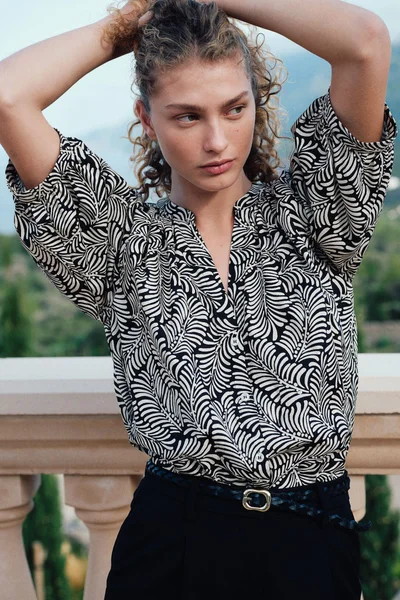 H&M Balloon-sleeved poplin blouse