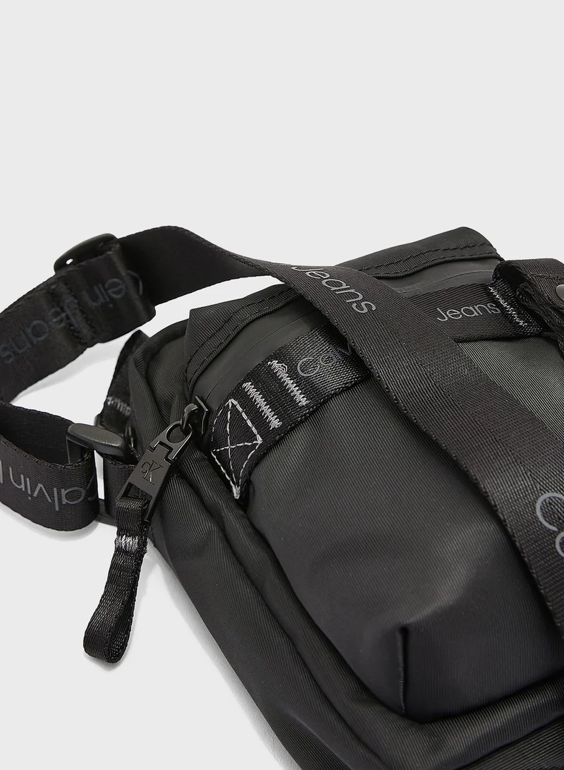 Calvin Klein Jeans Crossovers Ultra Light Reporter Bag