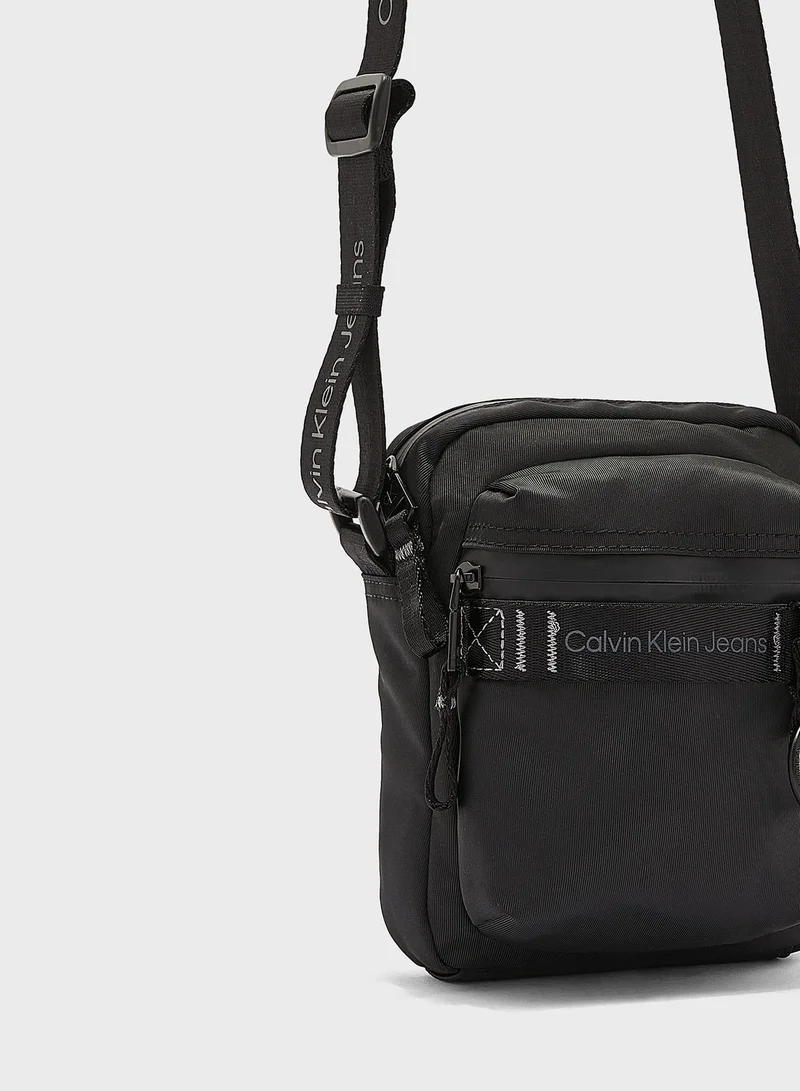 Calvin Klein Jeans Crossovers Ultra Light Reporter Bag