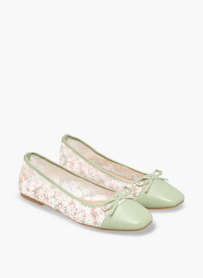 سيليست Women Floral Embroidered Ballerina Shoes