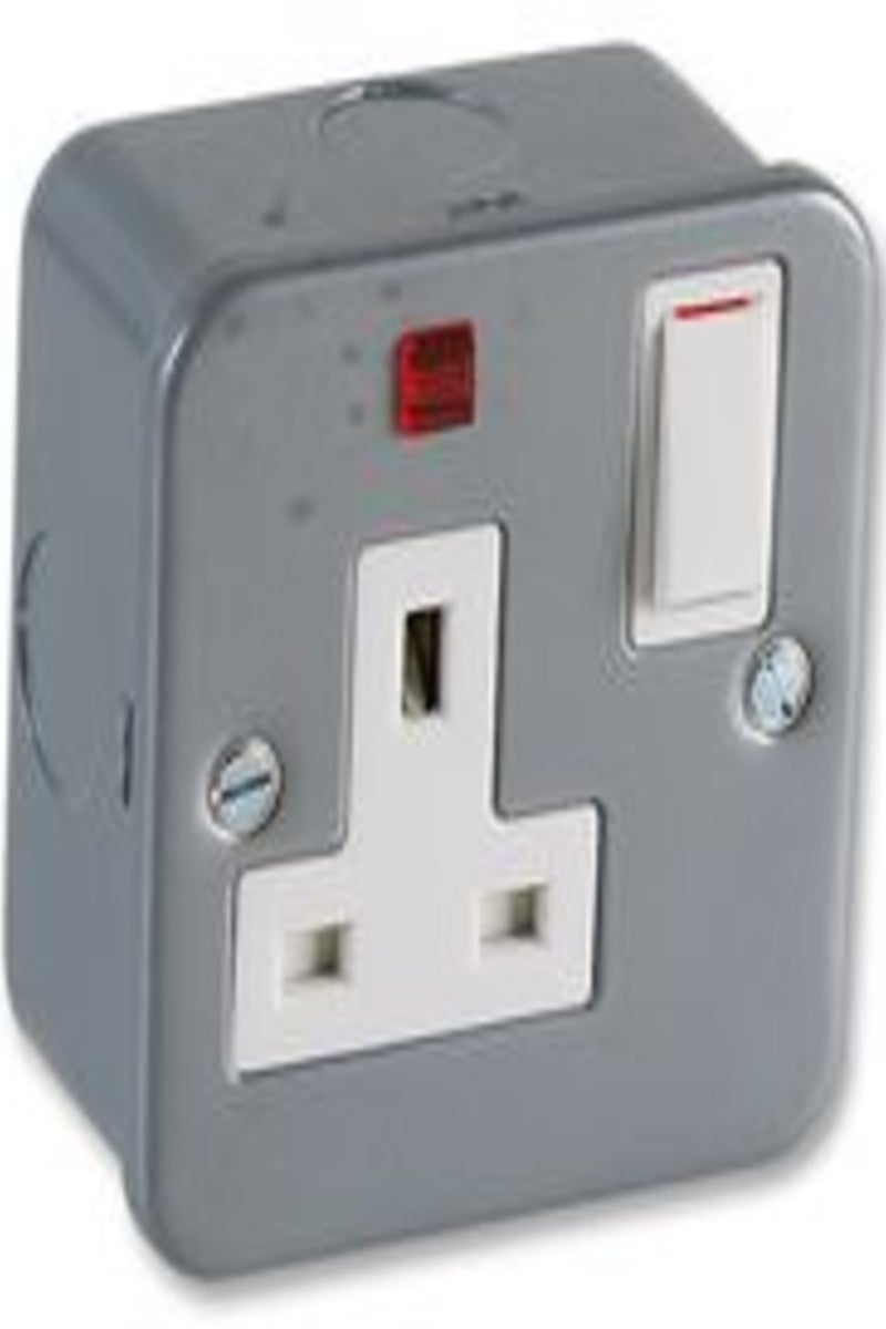BG MC525 13A single switched socket metal clad with LED indicator