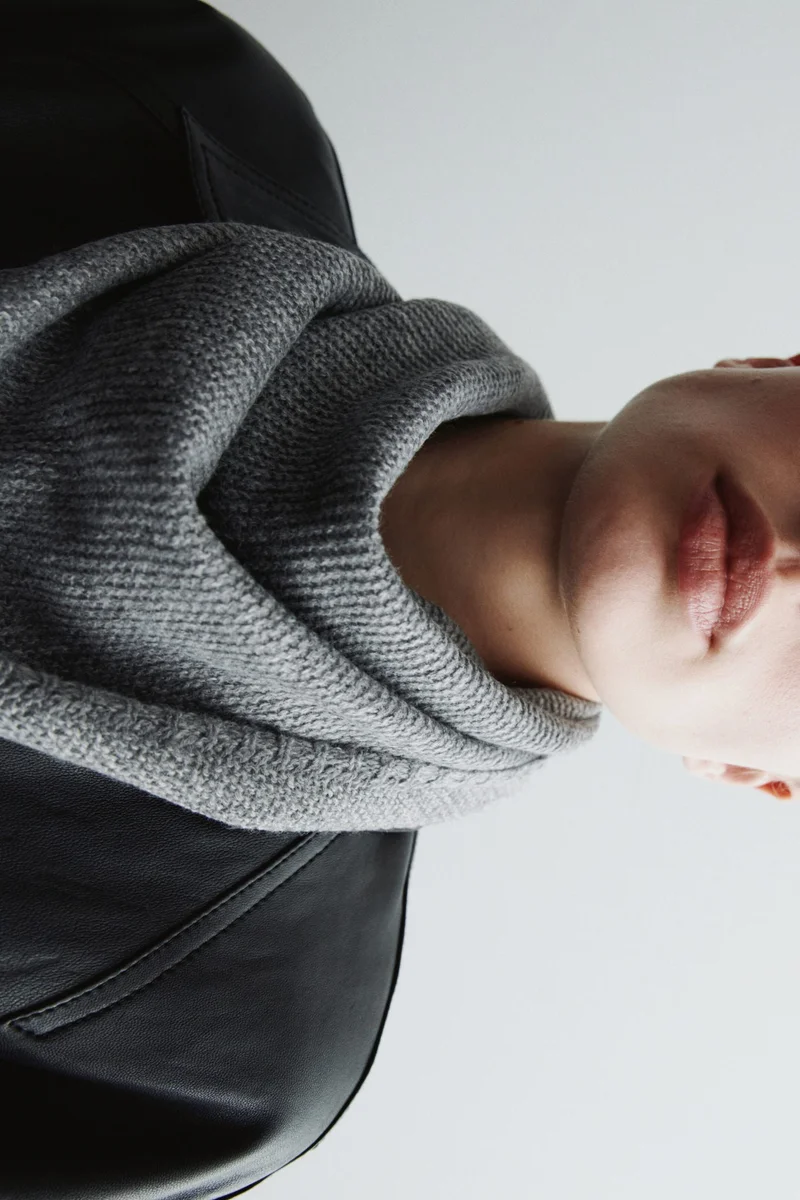 اتش اند ام وشاح مثلث بدرزة غارتر