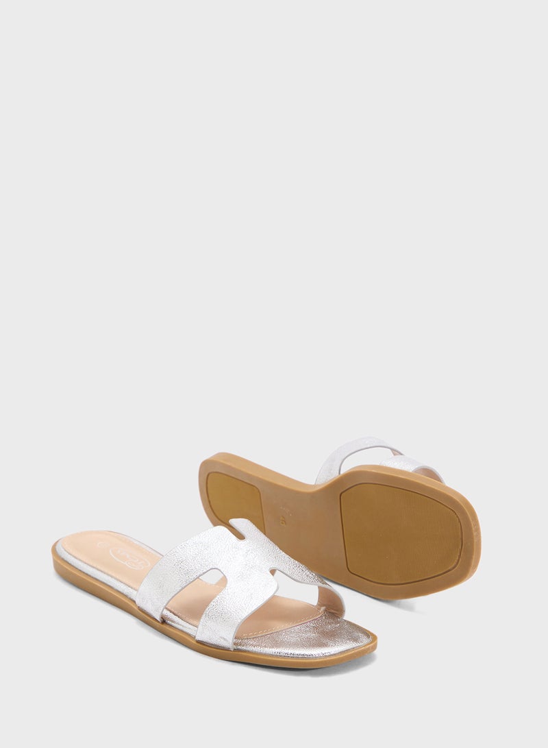 سبوت أون صندل معدني بفتحات - Image 3