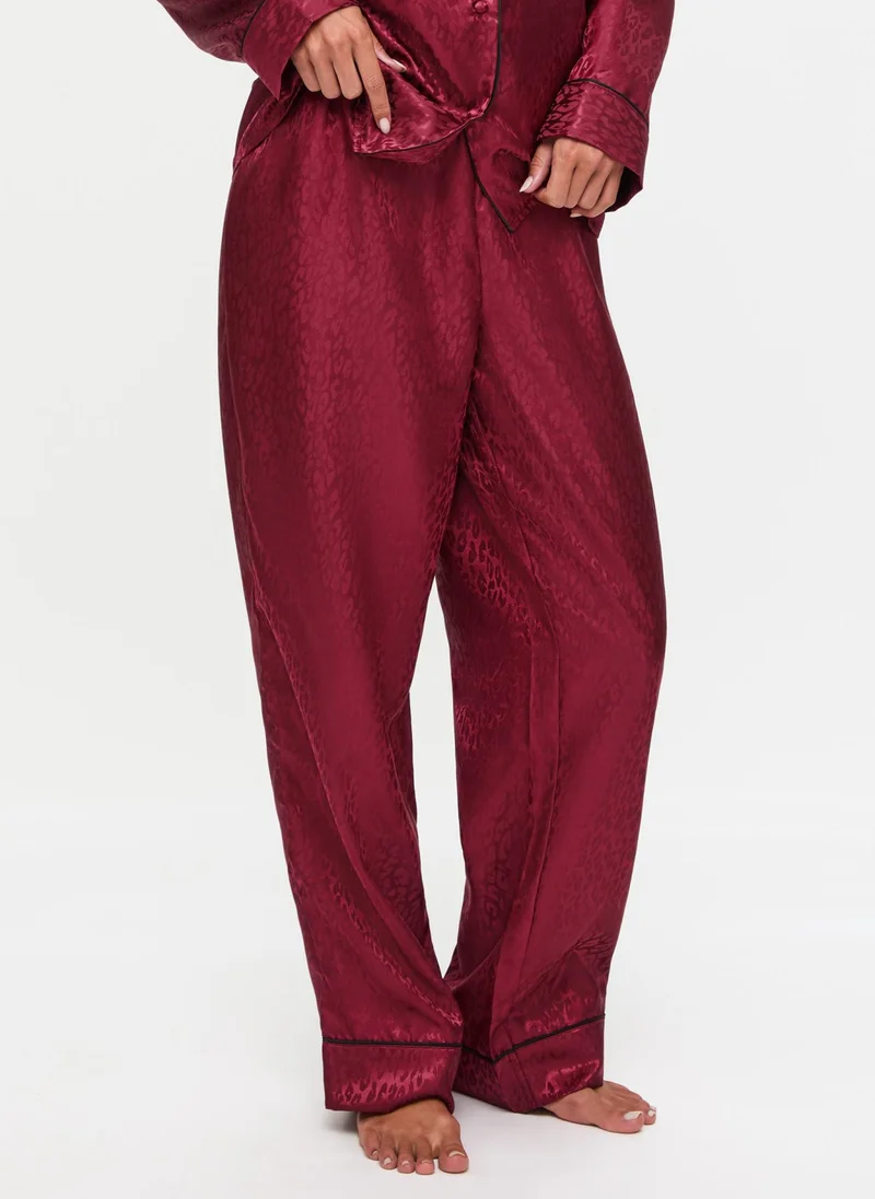 آن سمرز طقم بيجامة ساتان طويل بالكامل من آن سمرز سيجنتشر