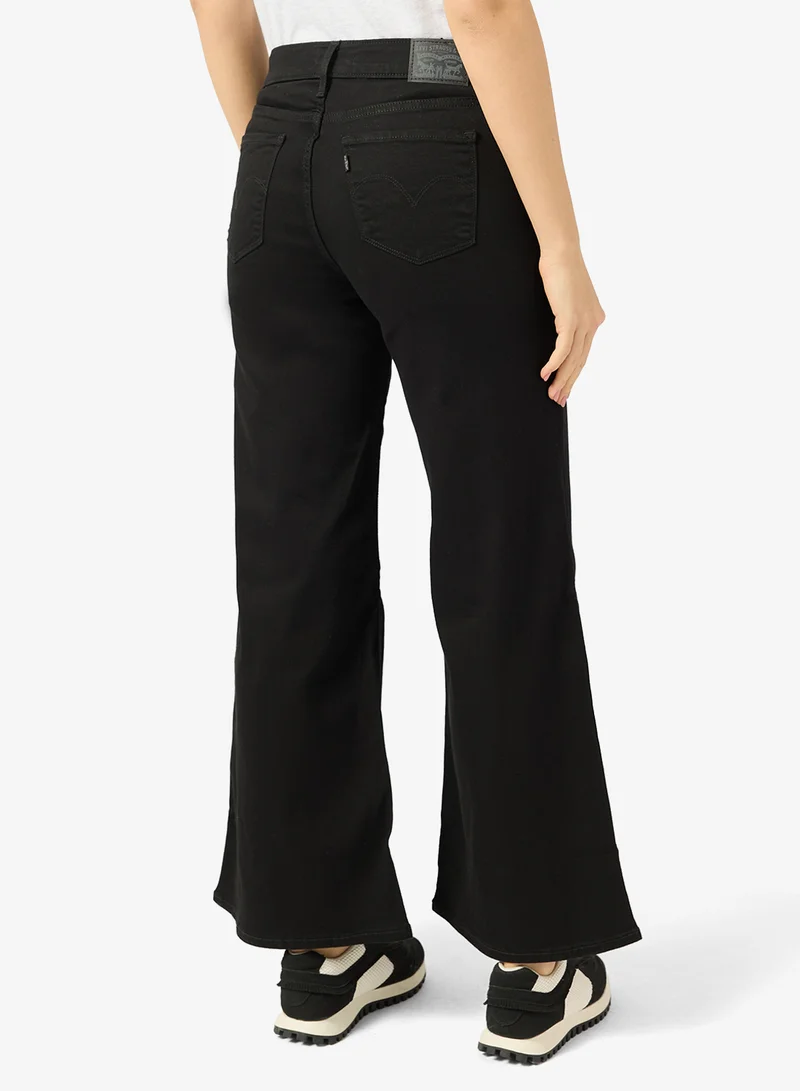 ليفايز جينز واسع الساق بتصميم