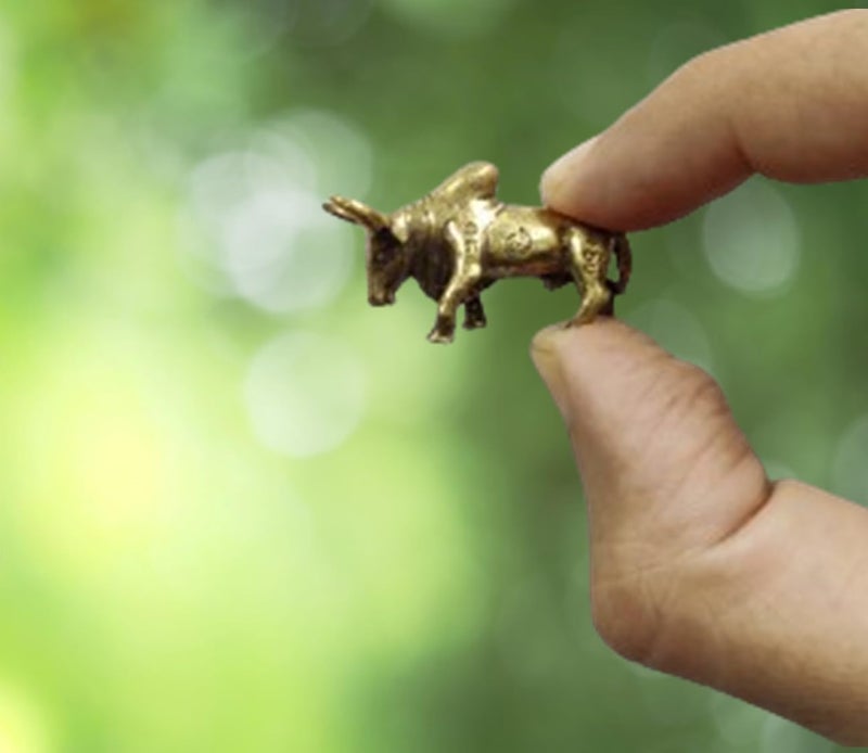 Purpledip Rare Miniature Brass Figurine Bull Bison: Collectible Showpiece Statue with Fine Workmanship (12699C) - Image 1