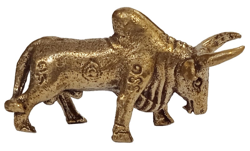 Purpledip Rare Miniature Brass Figurine Bull Bison: Collectible Showpiece Statue with Fine Workmanship (12699C) - Image 2