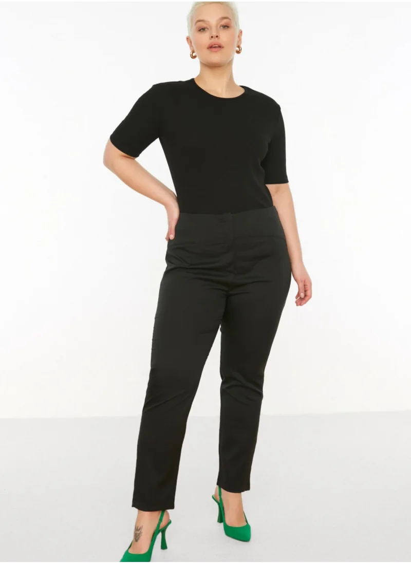 Trendyol Curve Crew Neck Knitted Top