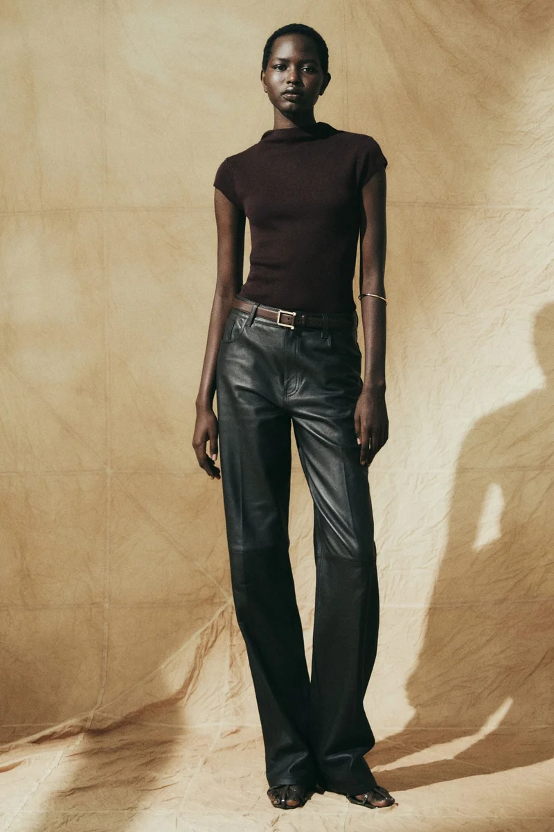 اتش اند ام بلوزة محبوكة بقبة عالية