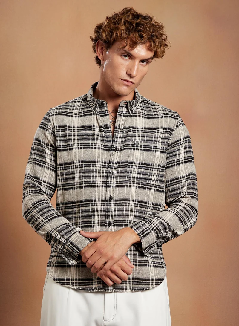 Campus Sutra Men's Obsidian Black & Ecru White Static-Check Regular Shirt