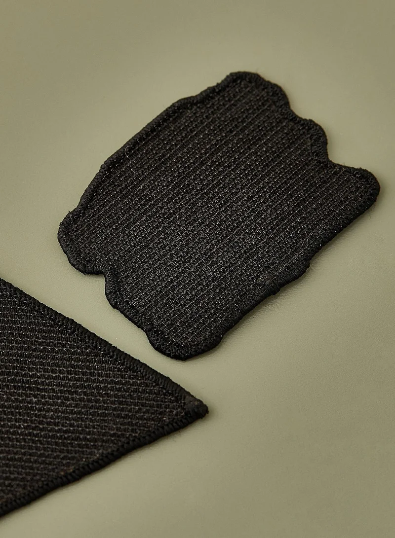 Fabric Flavours Medium Dark Arts Badge Pack