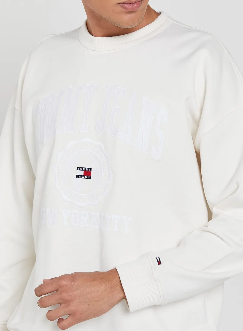 TOMMY JEANS Logo Sweatshirt