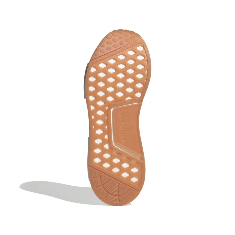 اديداس اوريجينالز أحذية أديداس NMD_R1 بيضاء للرجال