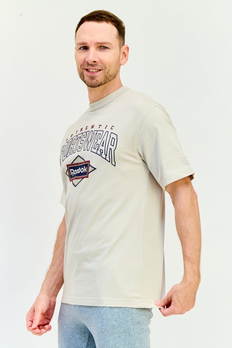 Reebok تي شيرت رياضي للرجال بأكمام قصيرة مناسب في الهواء الطلق، بيج - Image 2