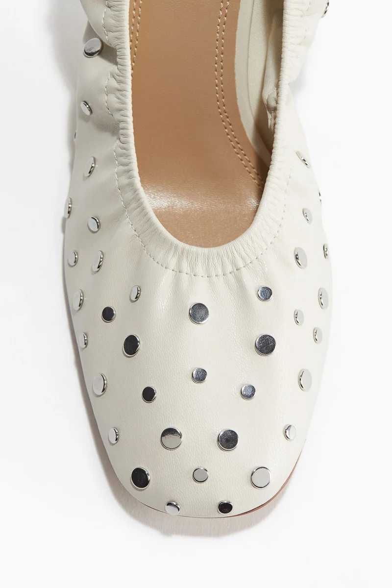 اتش اند ام Studded ballet-style court shoes