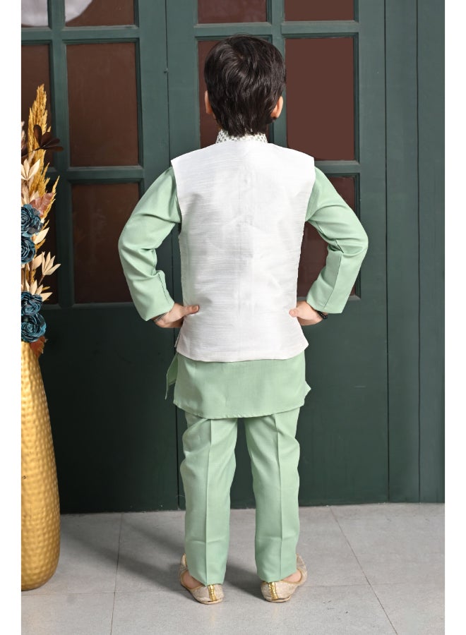 بي تي ديزايز طقم كورتا بيجاما وسترة للأولاد باللون الأخضر - Image 2