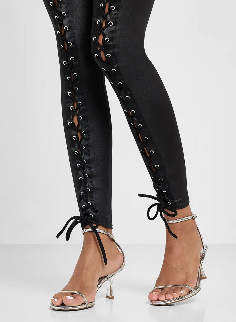 جينجر Black Shoe Lace Front Leggings