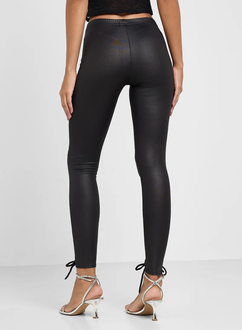 جينجر Black Shoe Lace Front Leggings