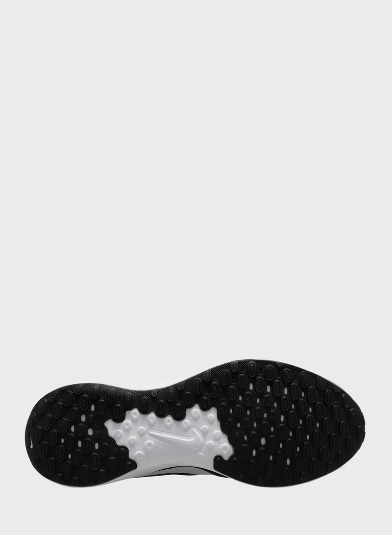 Nike Revolution 7