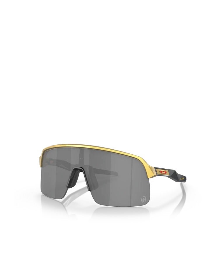 أوكلي Sutro Lite Patrick Mahomes II Collection Sunglass 0OO9463-94634739 - Image 1