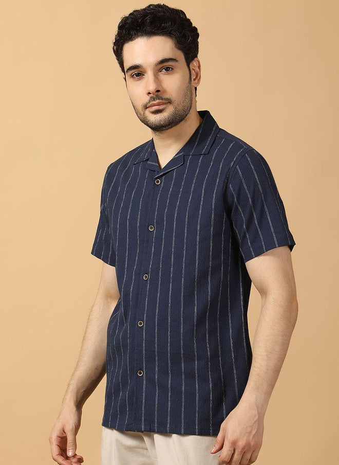 Hence Men Relaxed Cuban Collar Striped Shirt in Navy Blue - Image 4