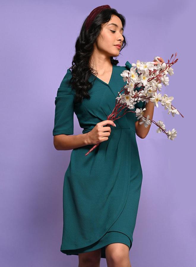 ليل بيكس فستان سادة بنمط لف مع اكمام منفوخة - Image 1