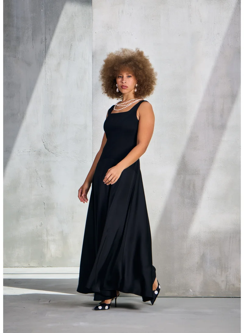 أشيتا فرنانديز Sleeveless Square Neck Maxi Dress – Black