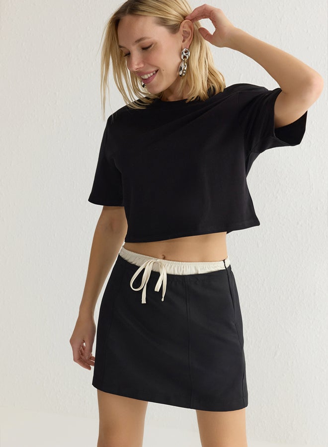 trendyol Black Waist White Fabric and Belt Detailed Mini Length Woven Skirt - Image 2