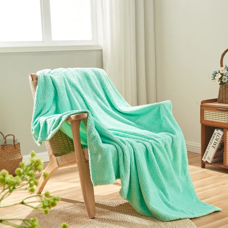 نيو كوزبلاي Newcosplay Super Super Throw بطانية Aqua Premium Silky Flannel Fleece Leaves بطانية سرير خفيفة الوزن طوال الموسم استخدام (50 "" X60 ")) - Image 1