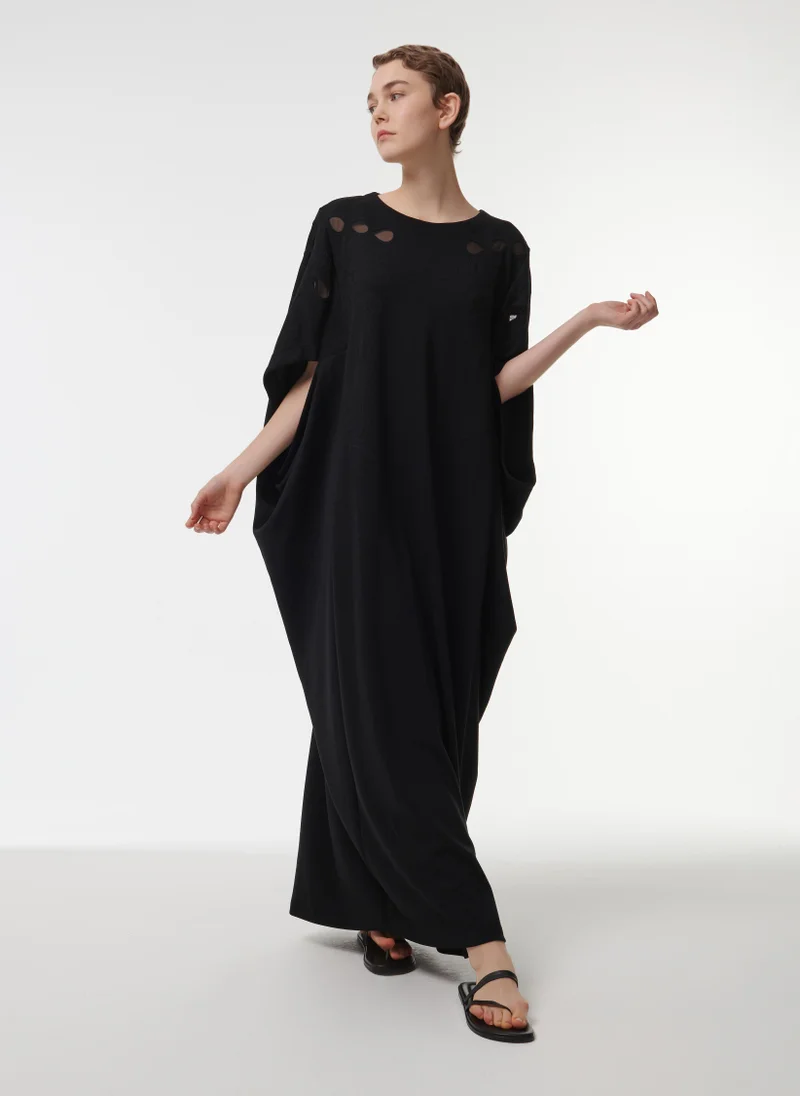 leem Mesh Detail Embroidered Kaftan