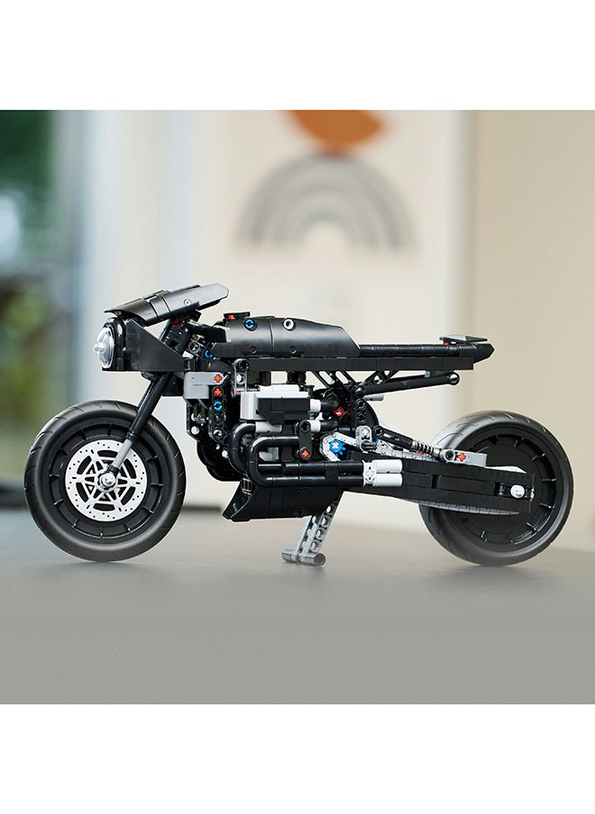 LEGO - LEGO Technic BATCYCLE #42155 Batman toy set for kids ages 9+; You can build a model replica of Batman's motorcycle;  Gift for children (641 pieces) - Image 1