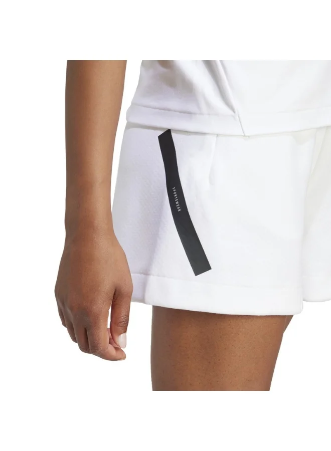 اديداس شورت أبيض قصير للنساء