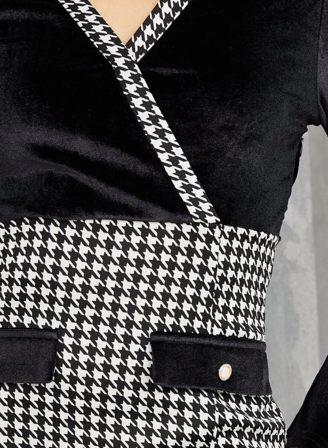 Take Two Houndstooth Print Split Hem Bodycon Dress