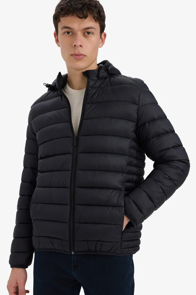 ديفاكتو Waterproof Slim Fit Hooded Zippered Puffer Jacket
