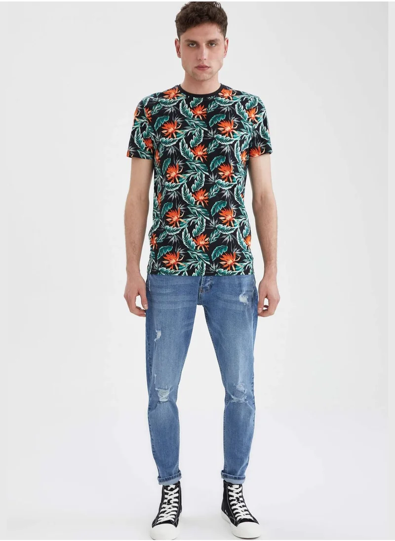 ديفاكتو Man Knitted Slim Fit Crew Neck T-Shirt