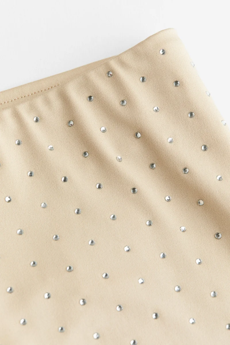 اتش اند ام لغينغز مزيّن بأحجار الراين