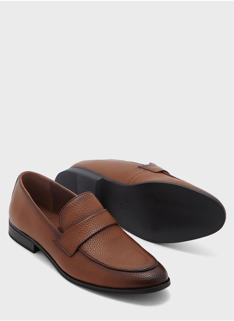 Robert Wood - Classic Saddle Tim Detail Formal Slip Ons - Image 1