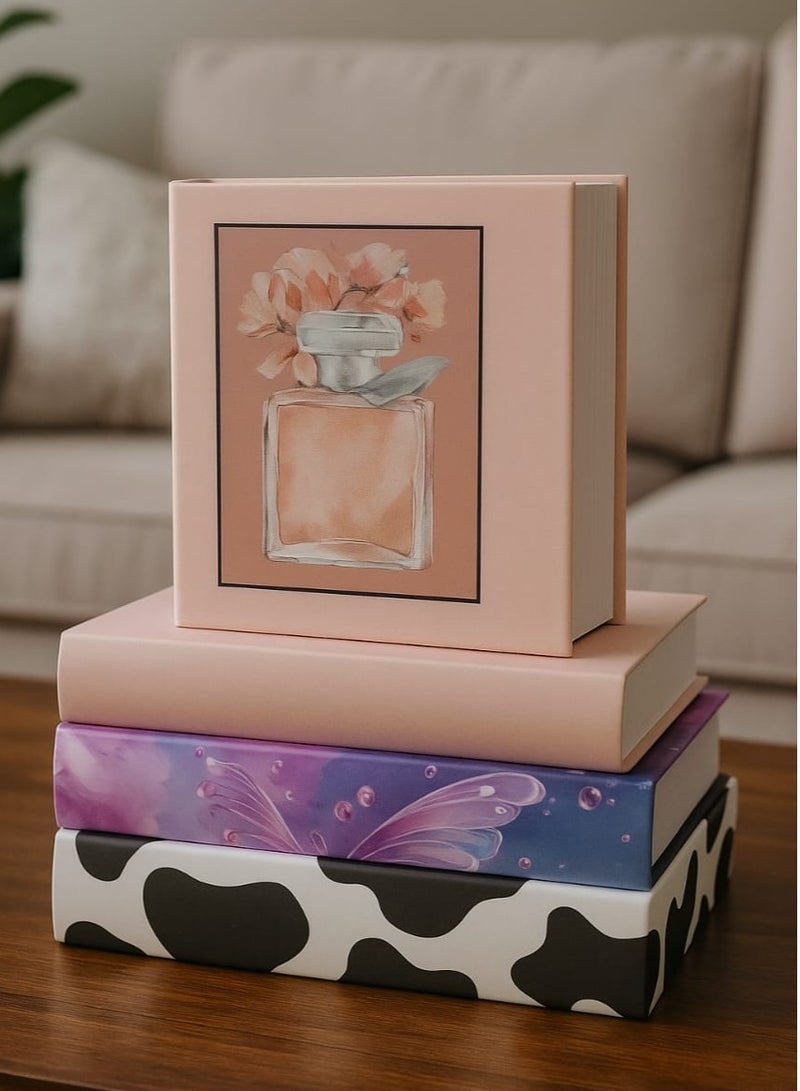 مجموعة كتب ديكورية، ٤ قطع مصممة حصريًا بأشكال وألوان فريدة ومتنوعة، تُضفي حيوية على كل زاوية. منتج ديكوري حصري (متعدد الأشكال).