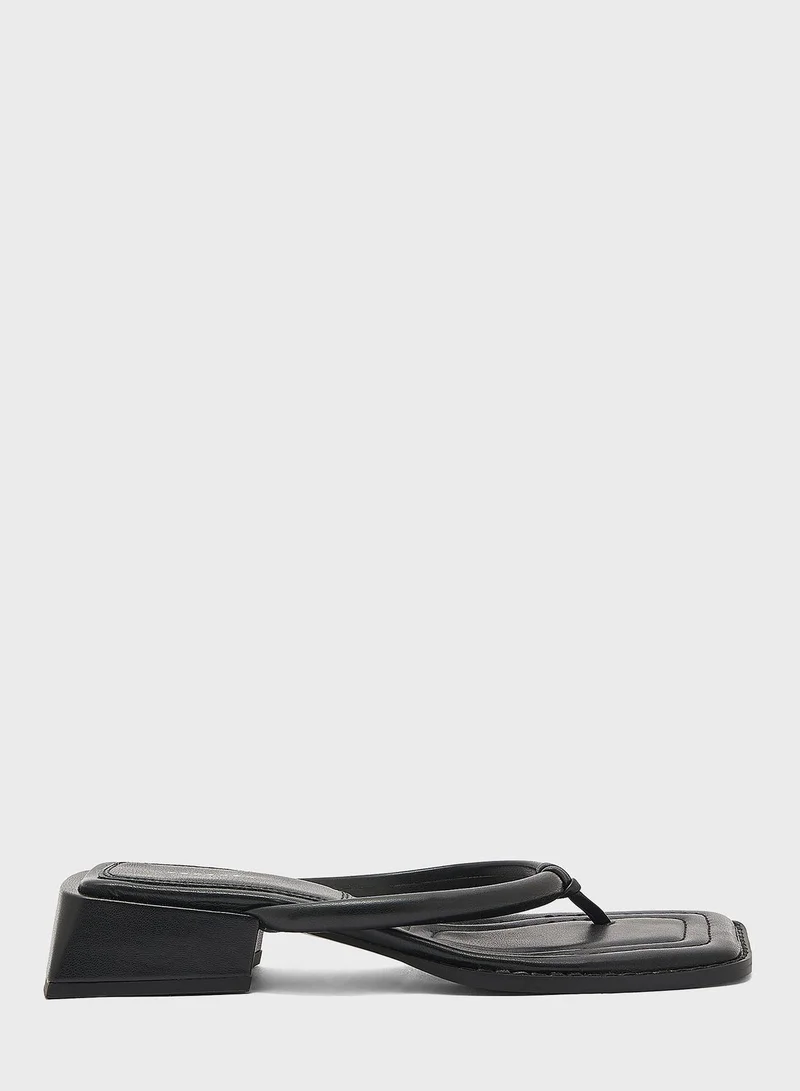 TOPSHOP Pella Toe Post Sandals