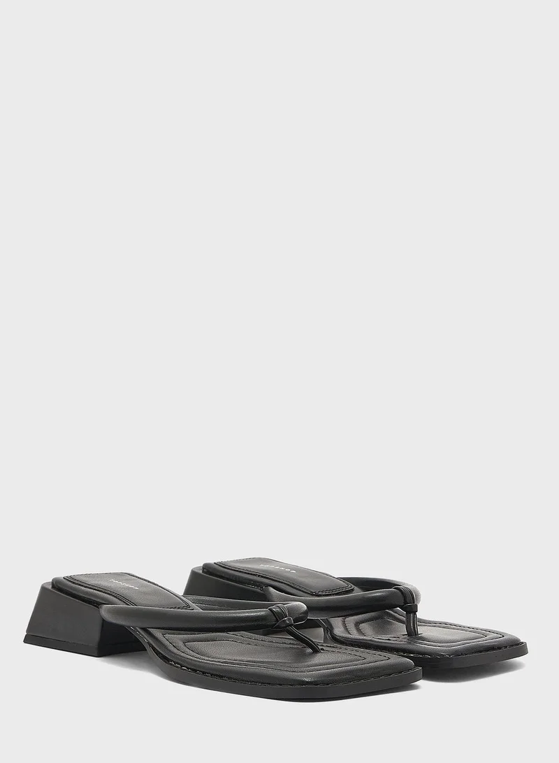 TOPSHOP Pella Toe Post Sandals