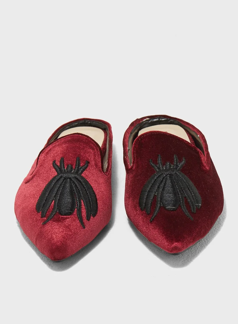 ELLA Shanelle embroidered motif Slip on